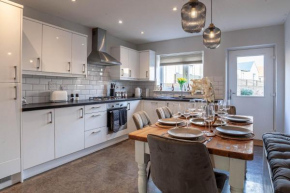 Modern 3 bedroom house with parking